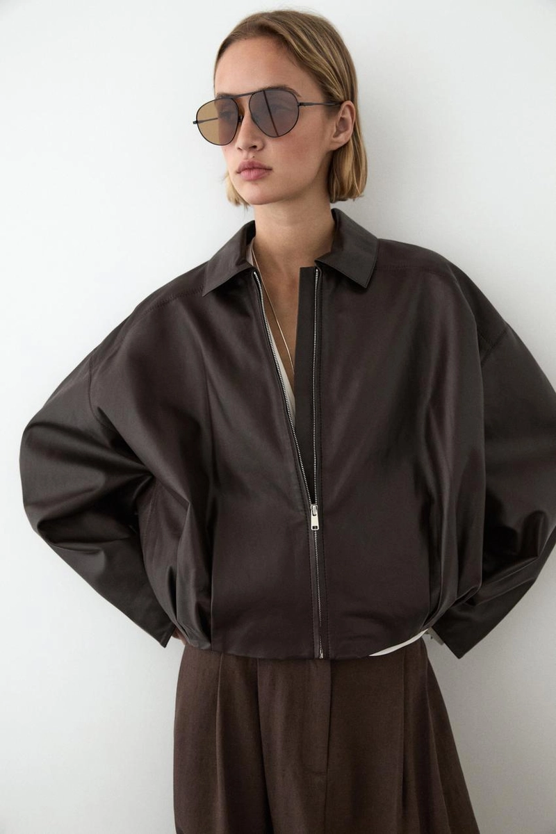 Куртка из мягкой кожи с плиссировкой