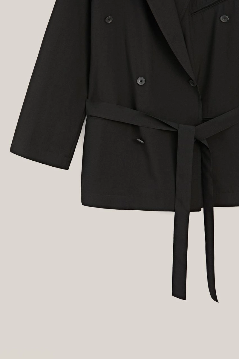 Блейзер прямого кроя с поясом - лимитированная коллекция