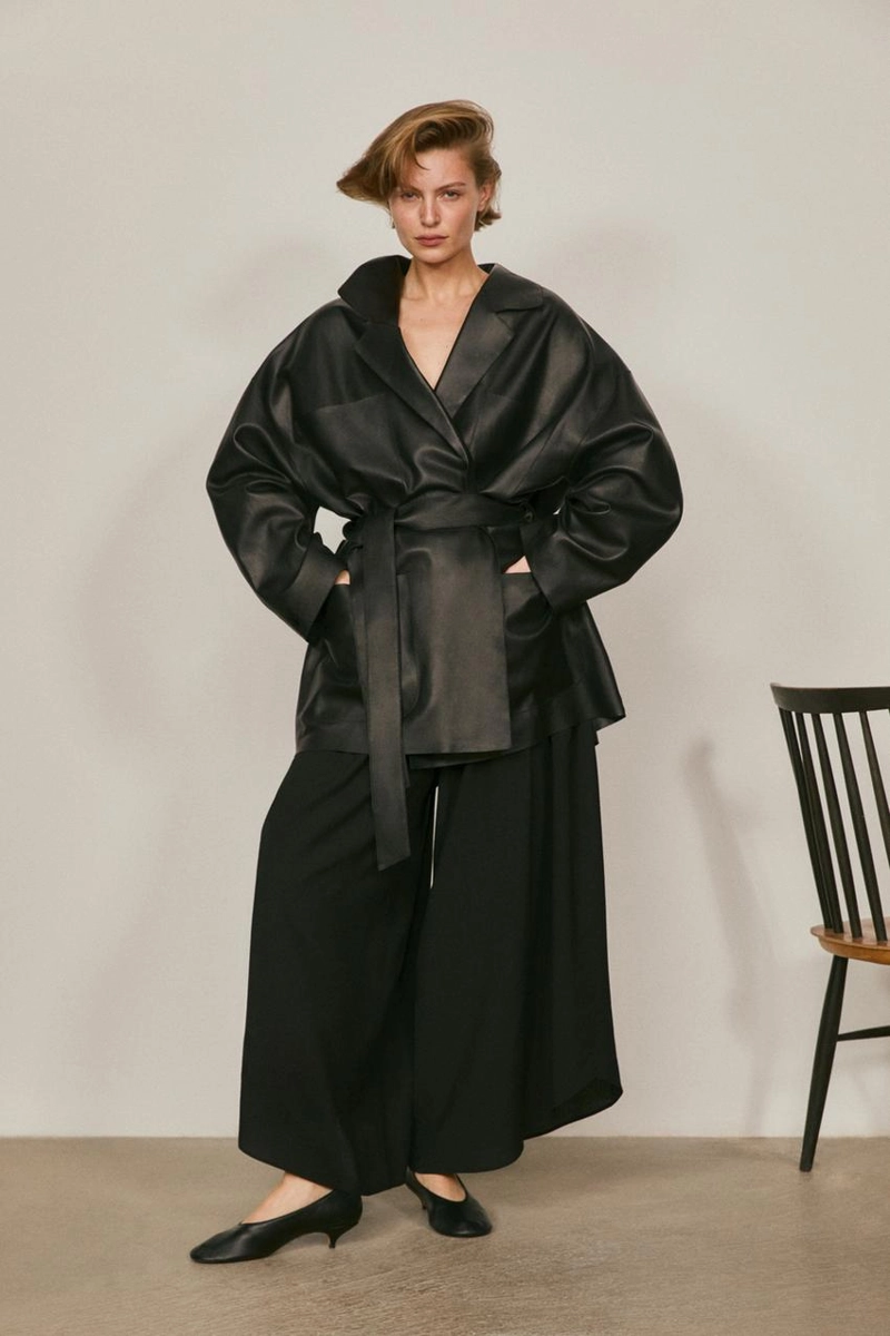 Длинная куртка из натуральной кожи нубук с поясом - лимитированная коллекция