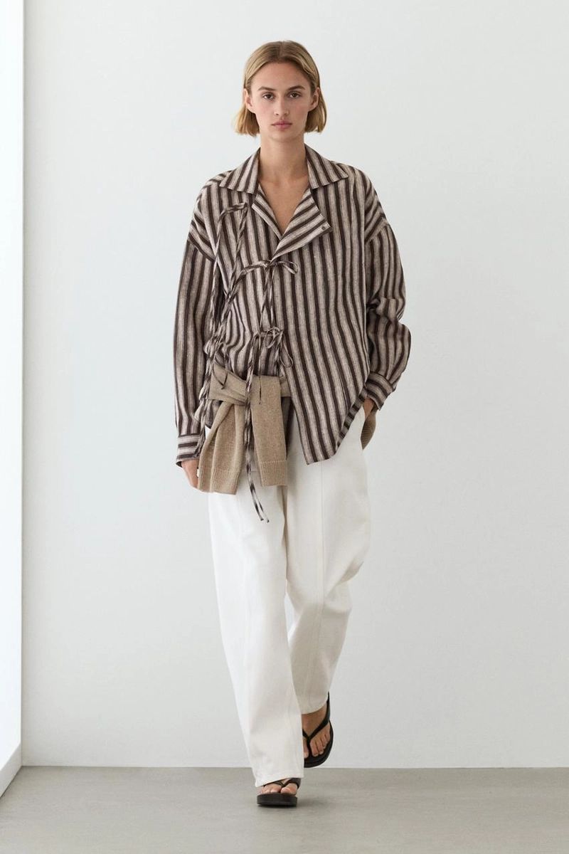 Рубашка в полоску с завязкой