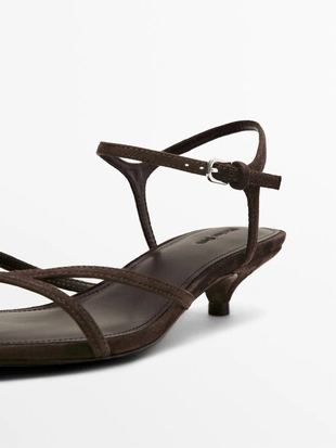 Кожаные босоножки с низким каблуком- Заказать в России