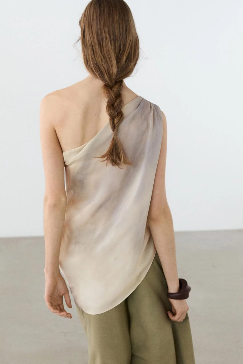 Асимметричный топ с драпировкой