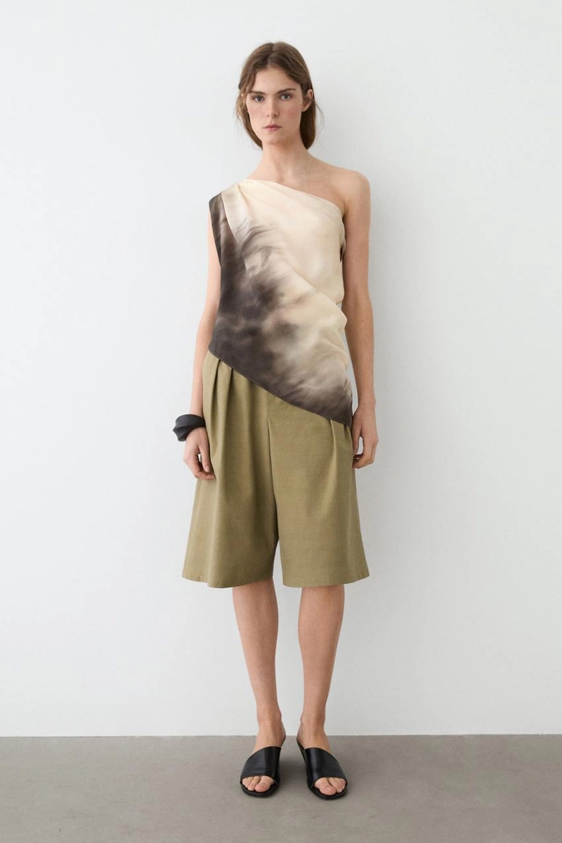 Асимметричный топ с драпировкой