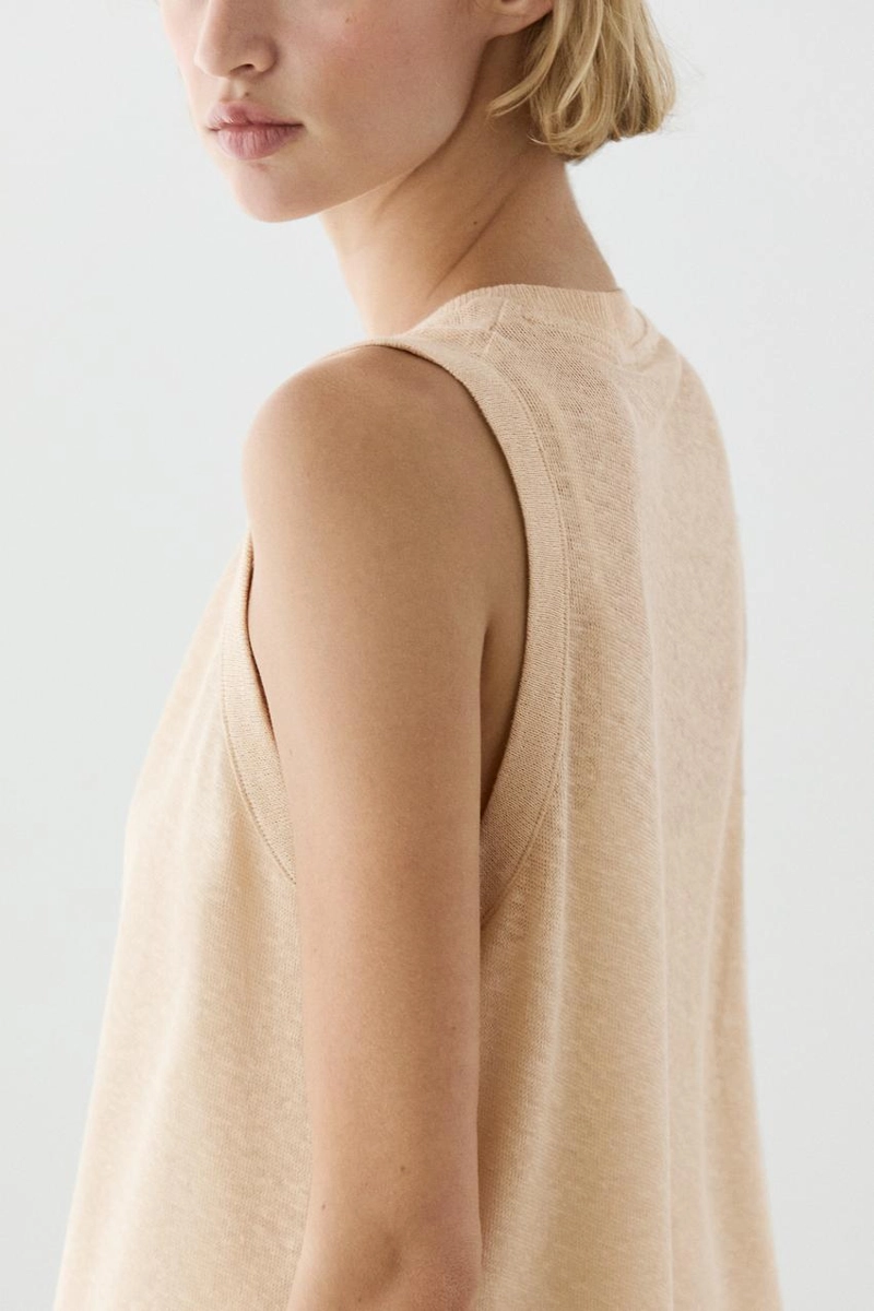 Топ без рукавов с кружевными деталями