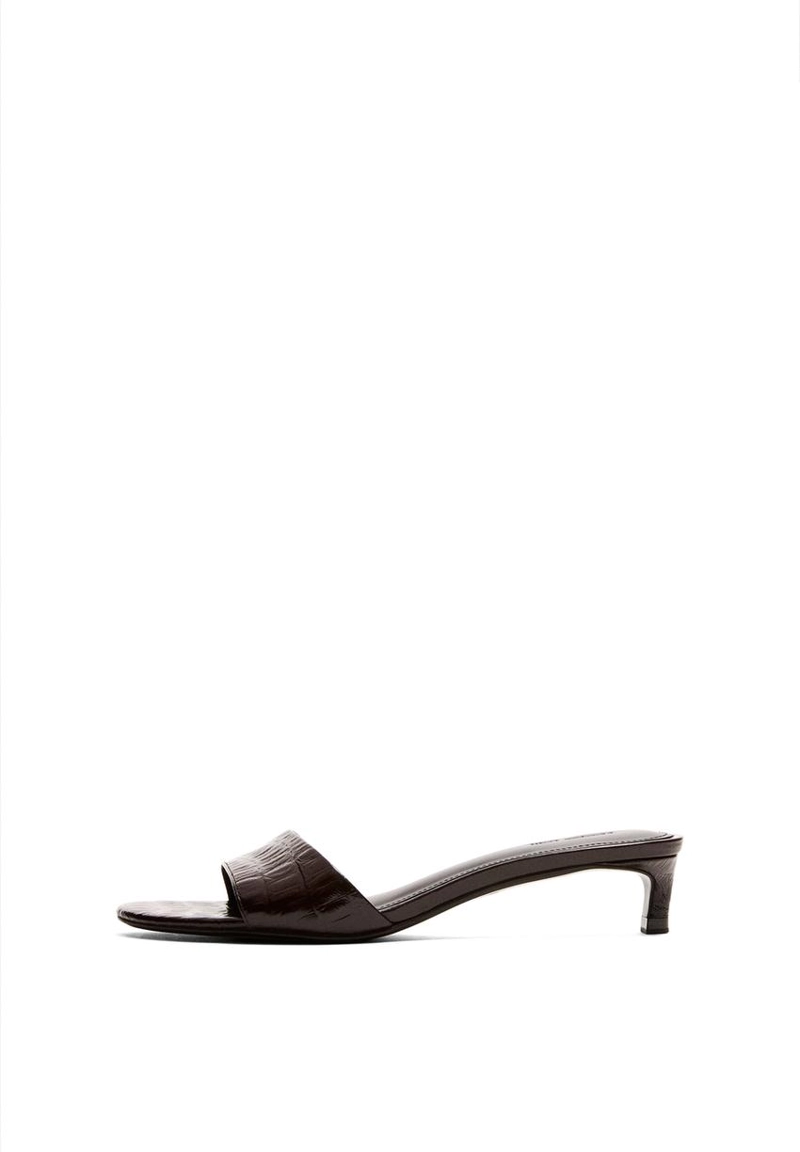 Босоножки на высоком каблуке из тисненой кожи