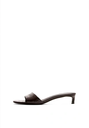 Босоножки на высоком каблуке из тисненой кожи- Заказать в России