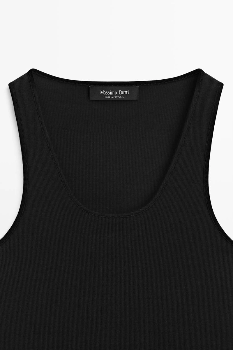 Топ с глубоким вырезом на бретельках