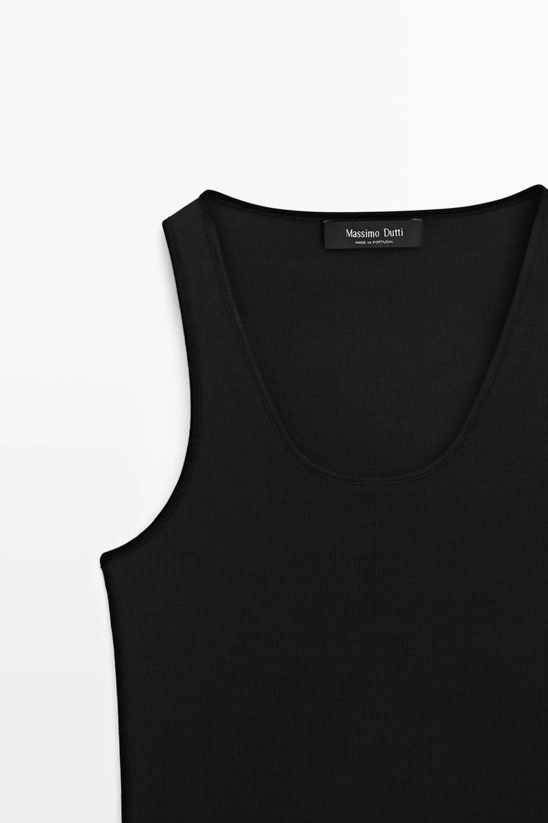 Топ с глубоким вырезом на бретельках