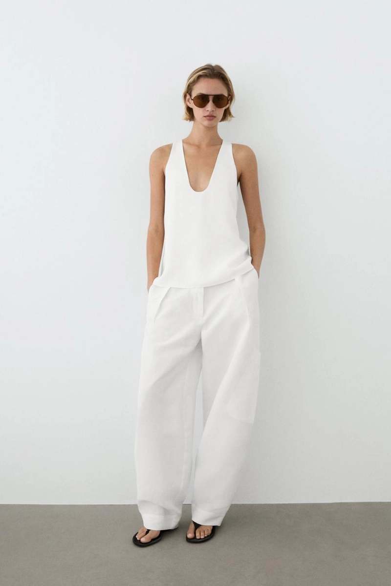 Топ с открытым v-образным вырезом flowing