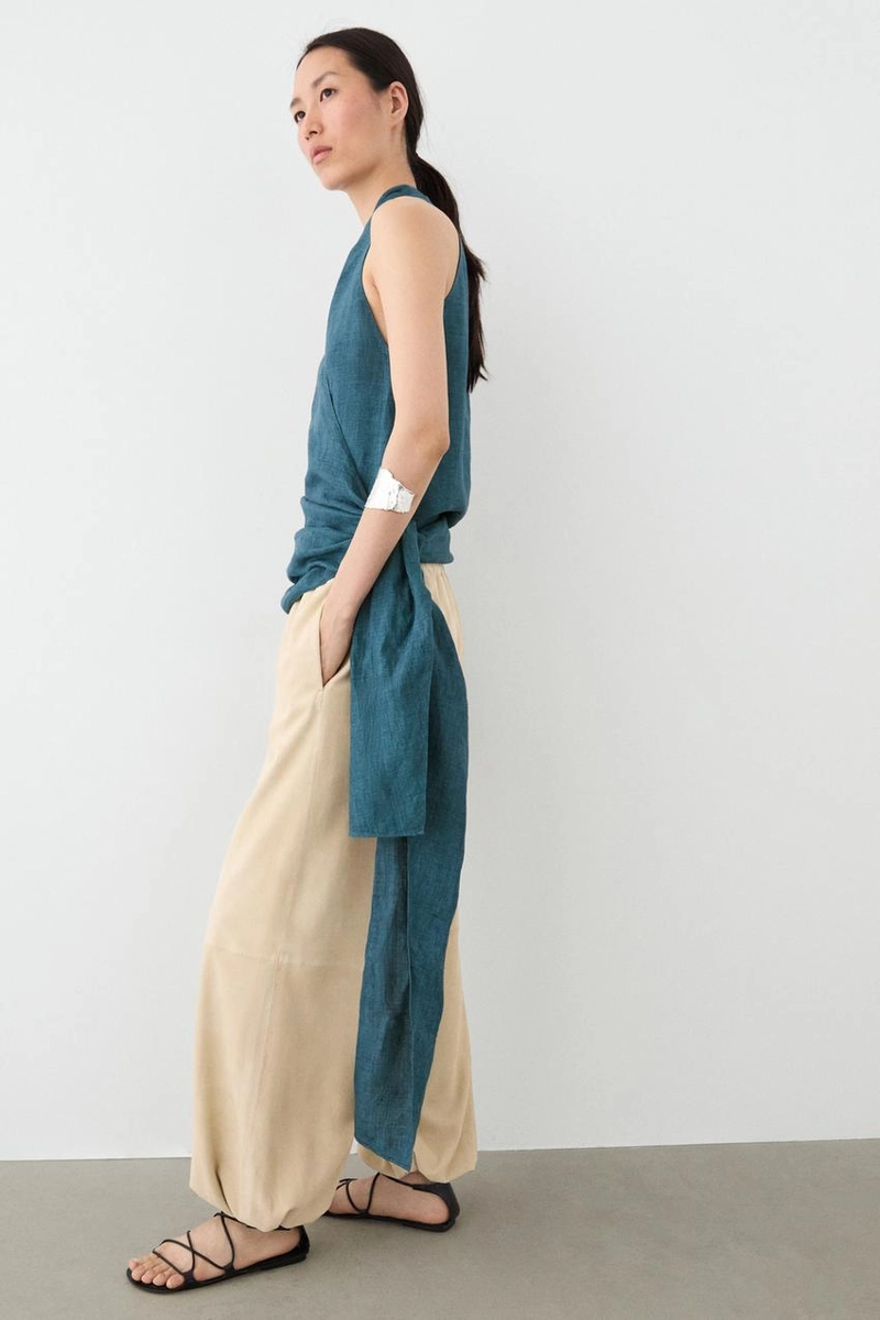 Топ из 100% льна с перекрестным воротником и деталью банта