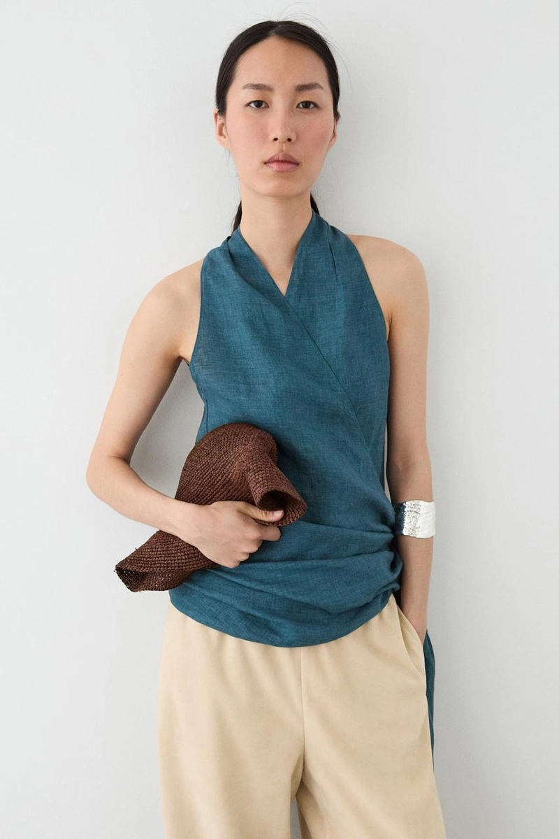 Топ из 100% льна с перекрестным воротником и деталью банта