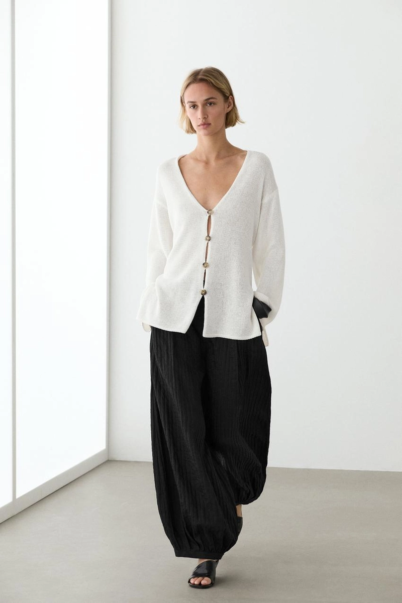 Длинный вязаный кардиган с v-образным вырезом