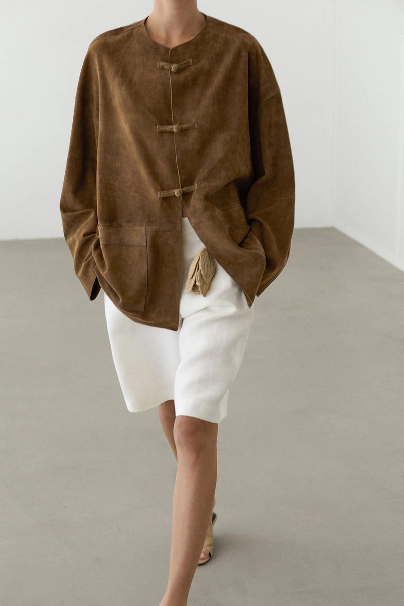 Замшевая куртка с воротником-стойкой