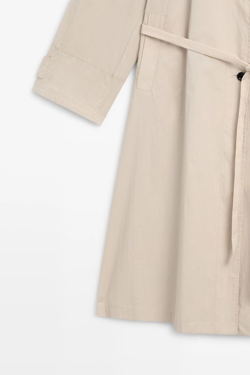 Плащ длинный обтекаемый