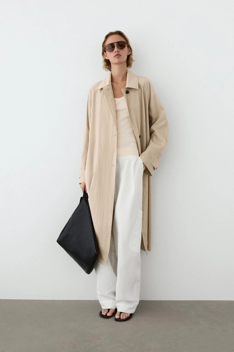 Плащ длинный обтекаемый