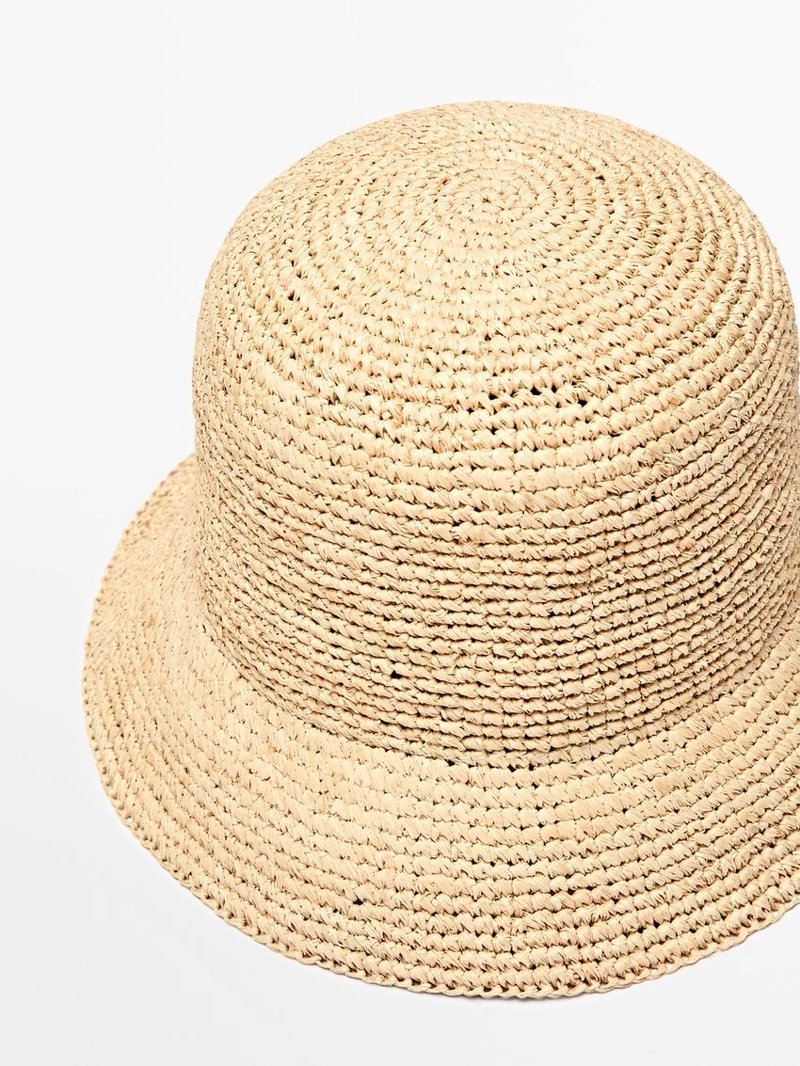 Соломенная шляпа в стиле бакет из рафии