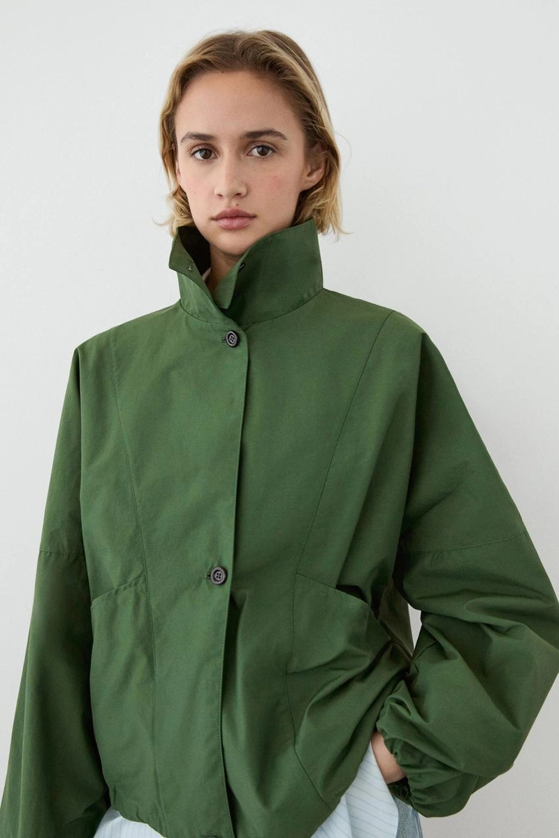 Бомбер с курткой с объемными рукавами