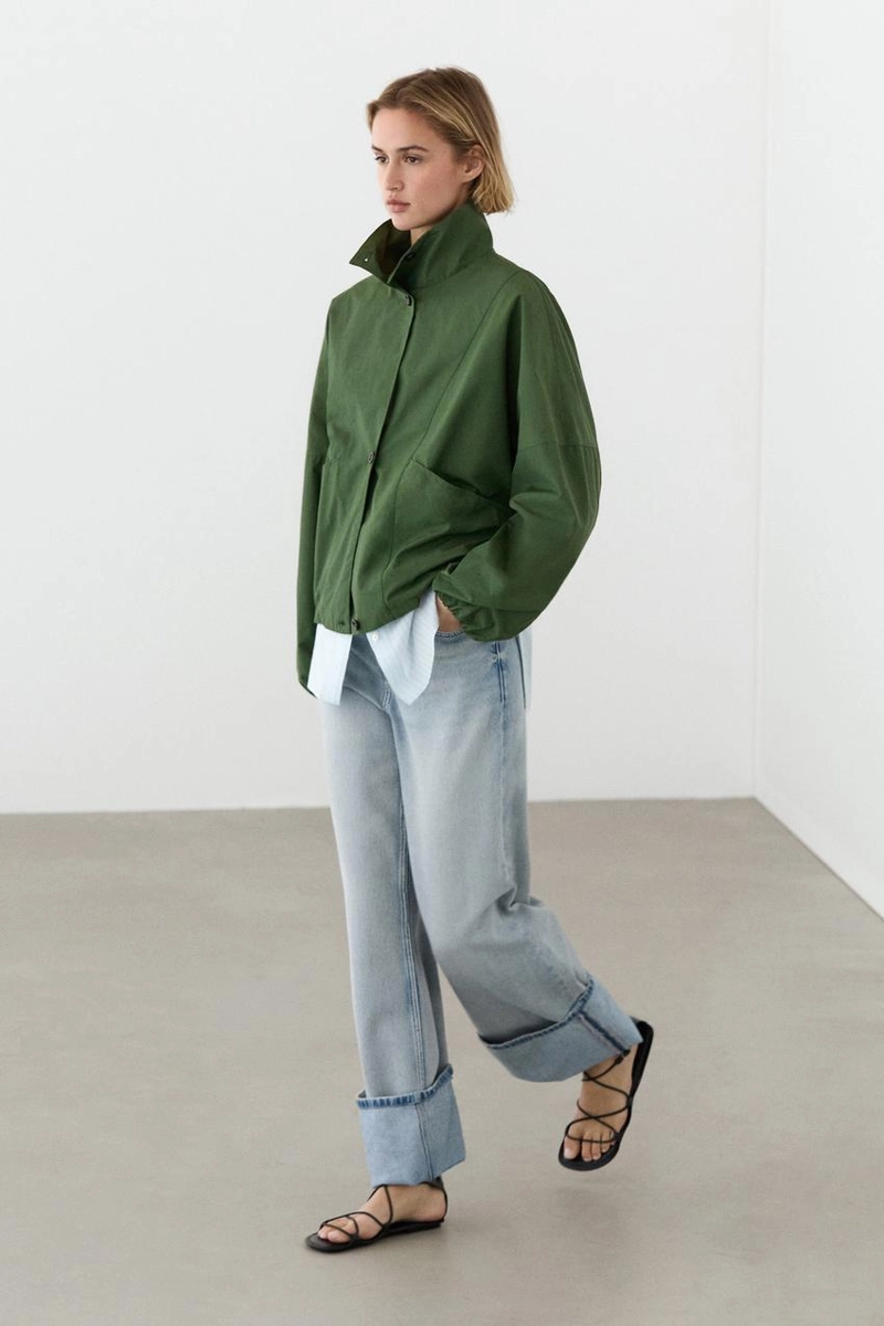 Бомбер с курткой с объемными рукавами