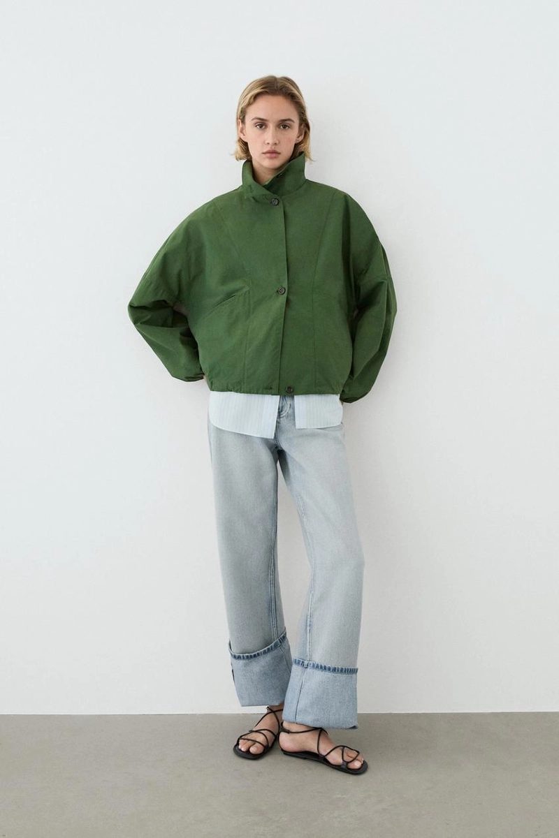 Бомбер с курткой с объемными рукавами