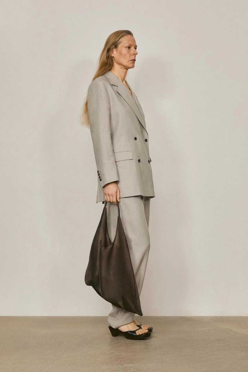 Пиджак из 100% льна на две пуговицы - лимитированная коллекция