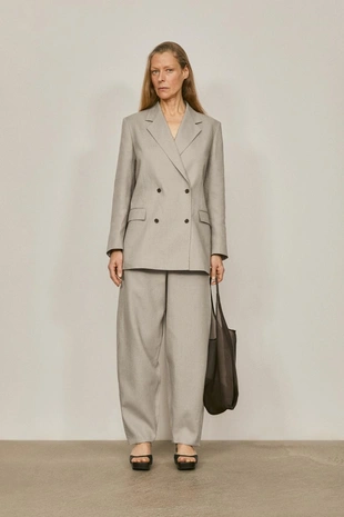 Пиджак из 100% льна на две пуговицы - лимитированная коллекция- Заказать в России