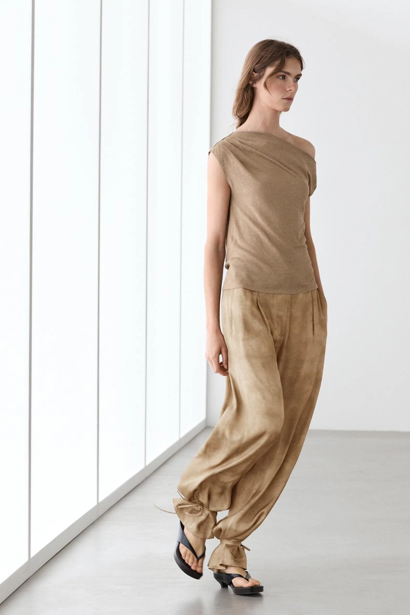 Асимметричный топ из льняной смеси с драпировкой