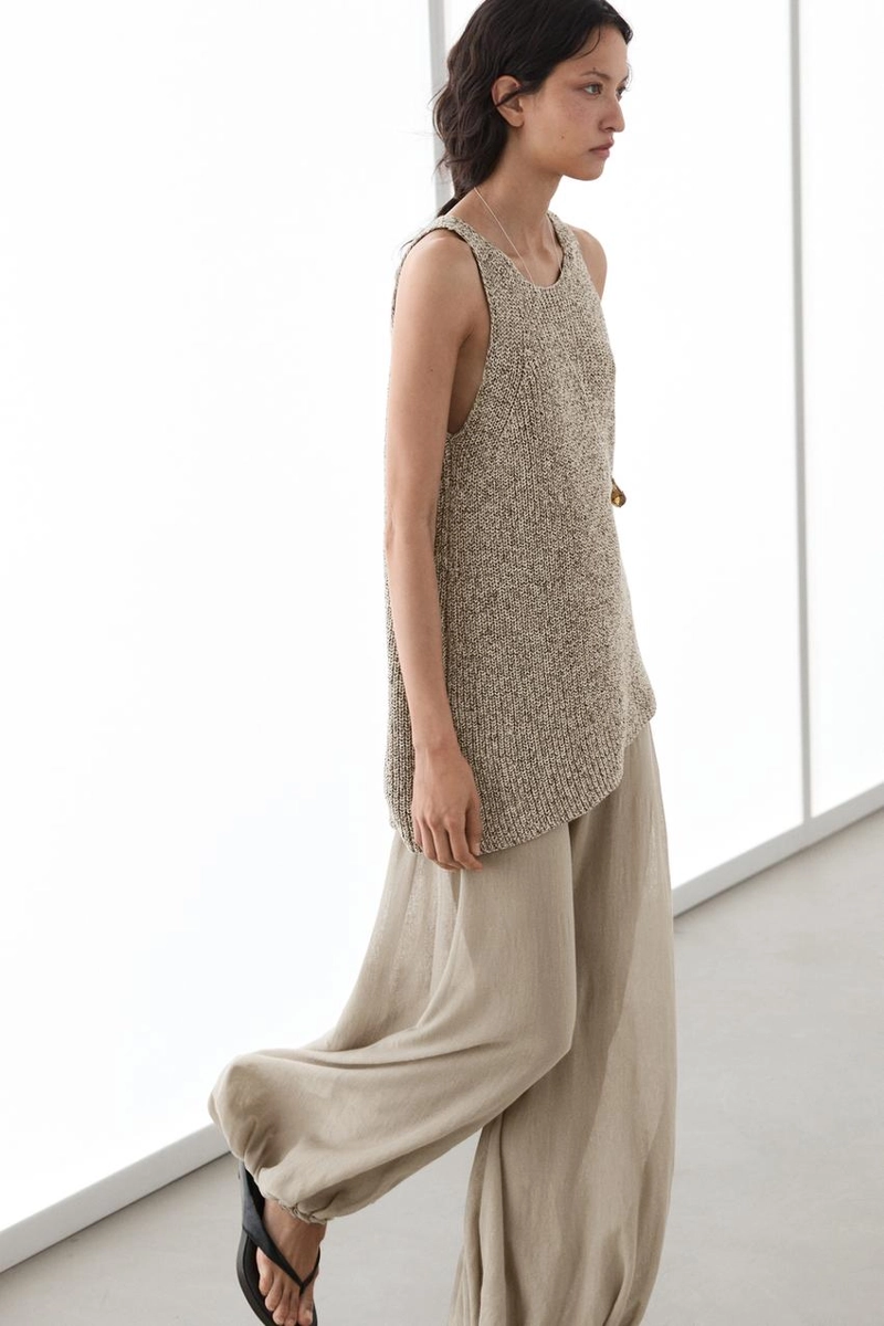 Асимметричный трикотажный топ