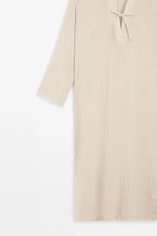 Платье-кафтан из льняной смеси с завязывающимся вырезом- Заказать в России