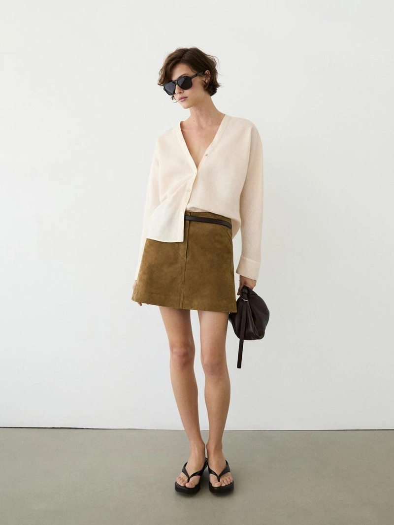 Рубашка из 100% льна с v-образным вырезом