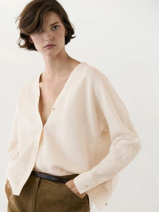 Рубашка из 100% льна с v-образным вырезом- Заказать в России