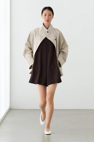 Пальто с высоким воротником- Заказать в России