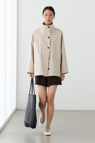 Пальто с высоким воротником- Заказать в России