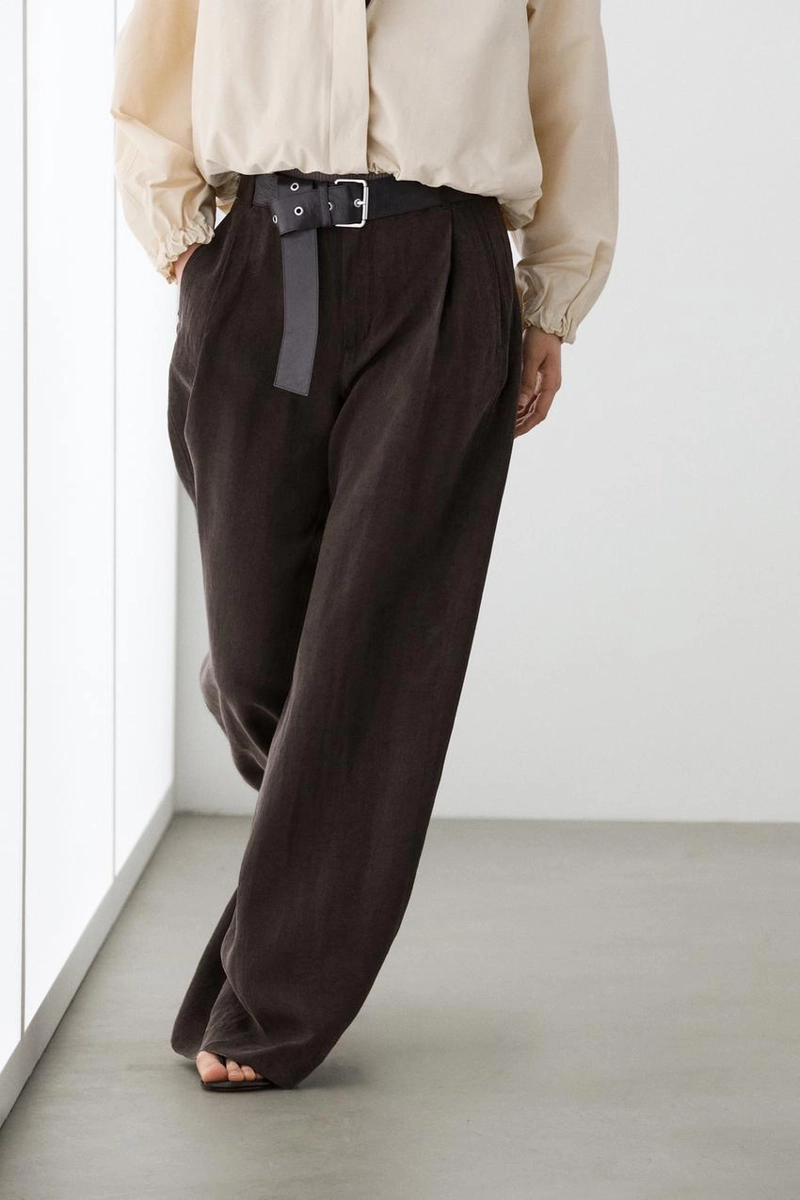 Широкие брюки с кантами