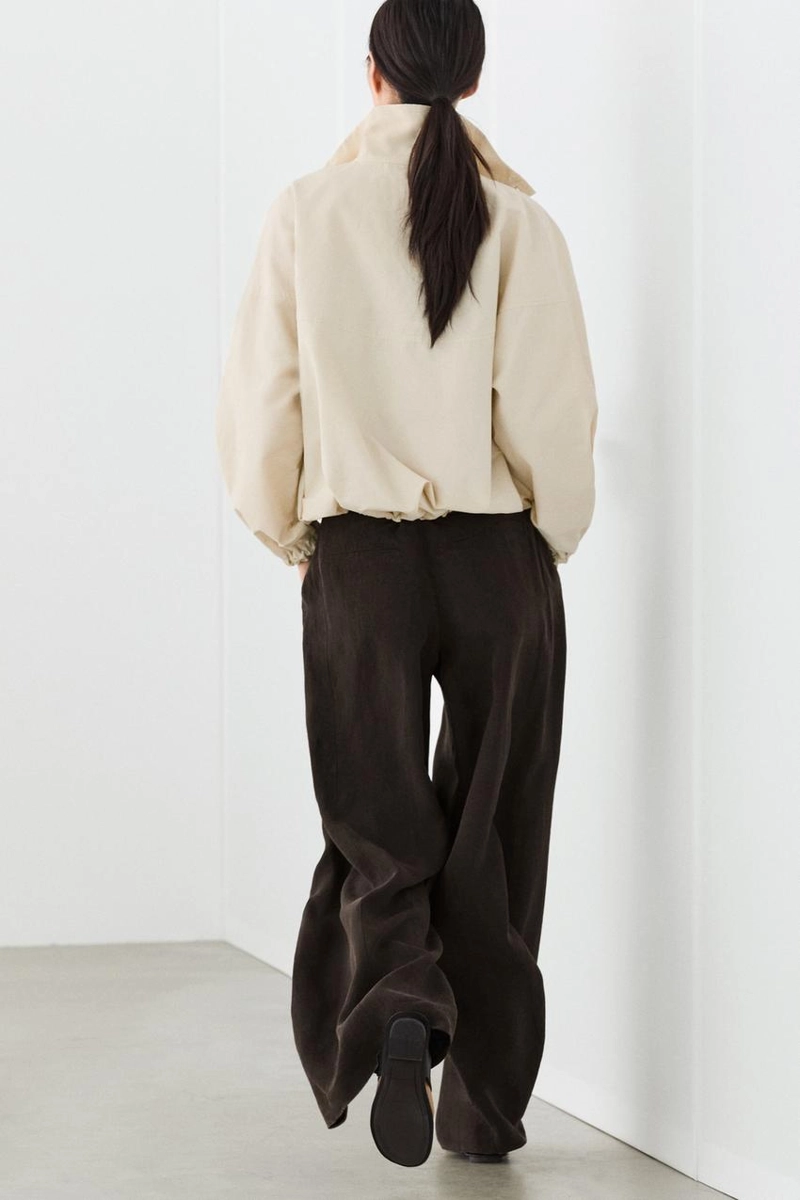 Широкие брюки с кантами