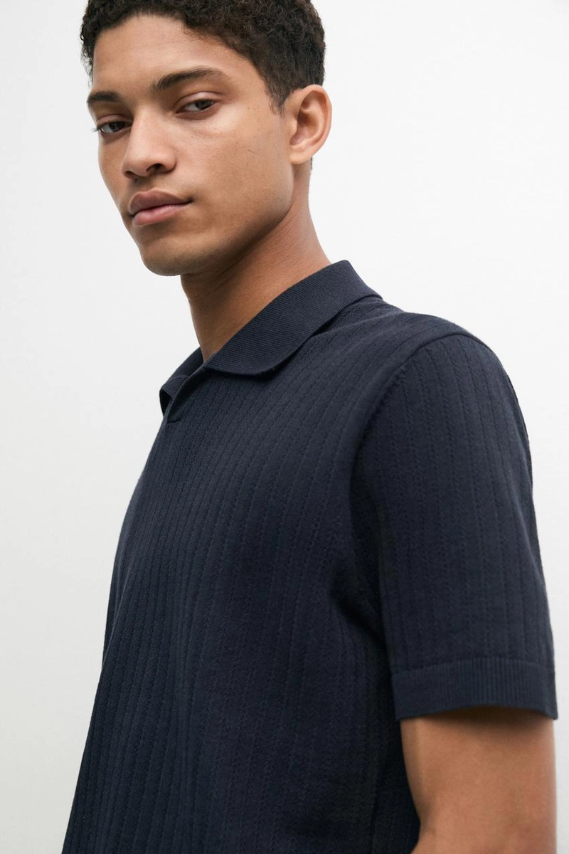 Поло-свитер из хлопково-леночной смеси с v-образным вырезом