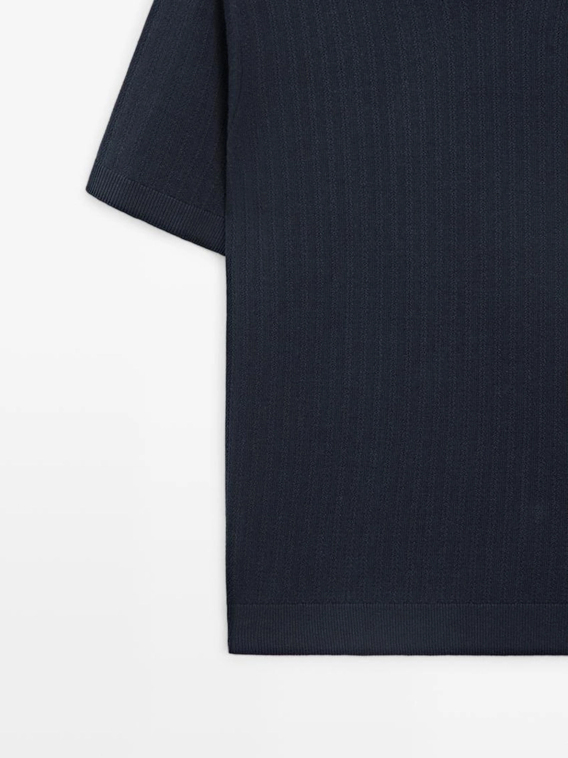 Поло-свитер из хлопково-леночной смеси с v-образным вырезом