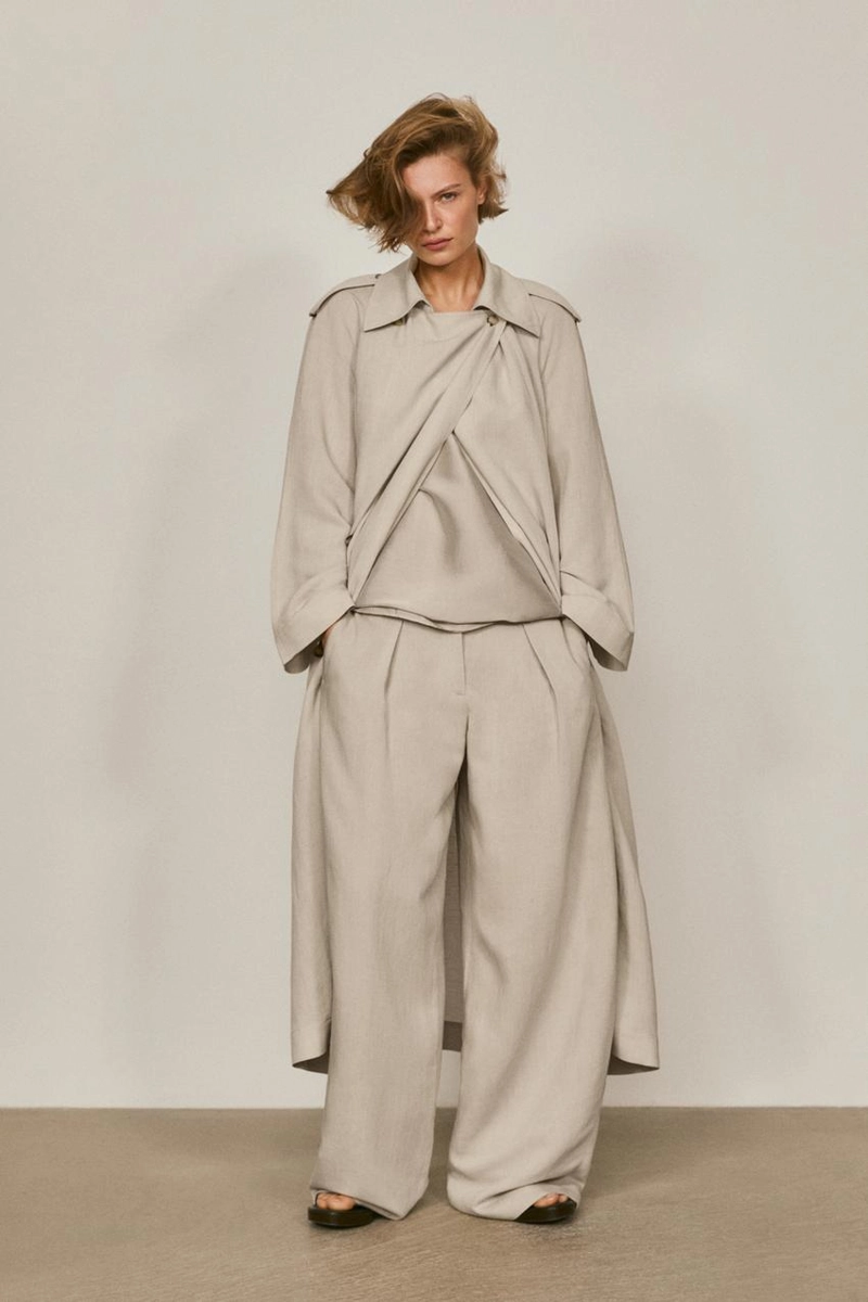 Плащ оверсайз из льняной смеси - лимитированная коллекция