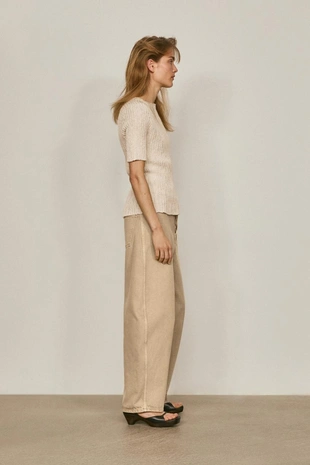 Джинсы прямого кроя с деталями на поясе - лимитированная коллекция- Заказать в России