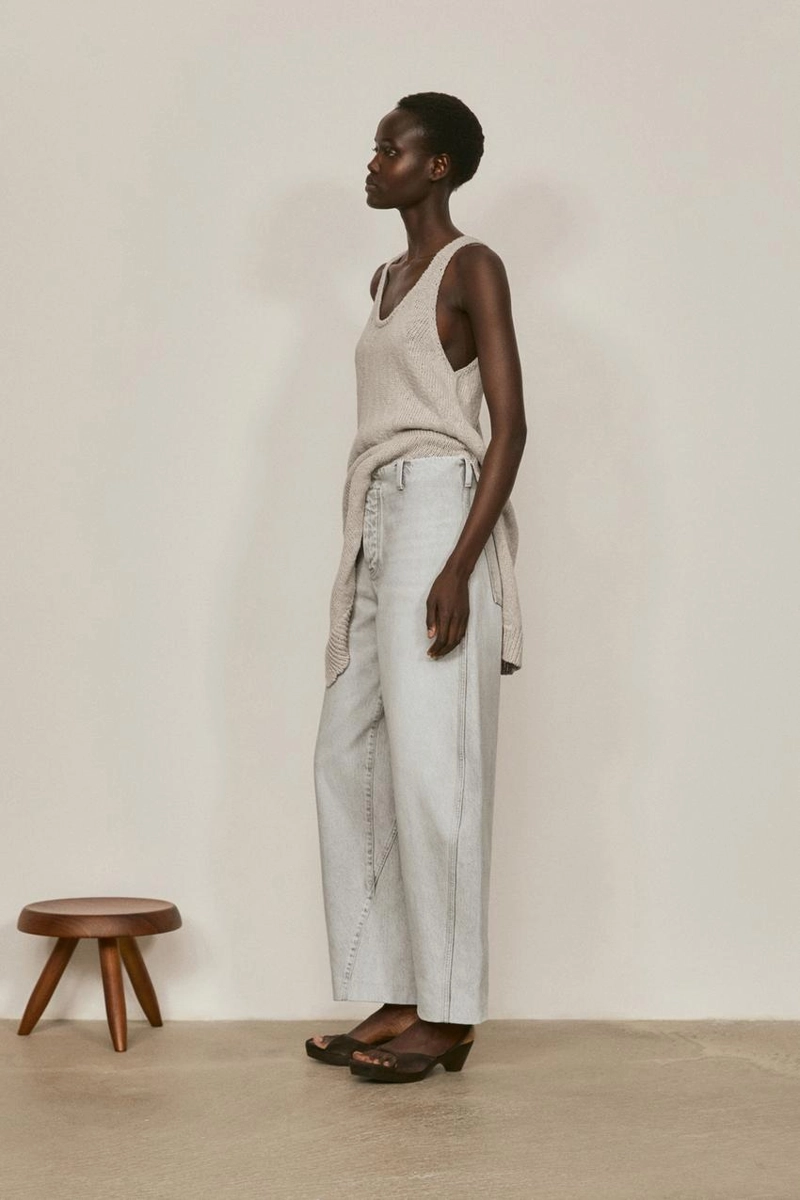 Джинсы с посадкой бочонок и деталью на талии - limited edition