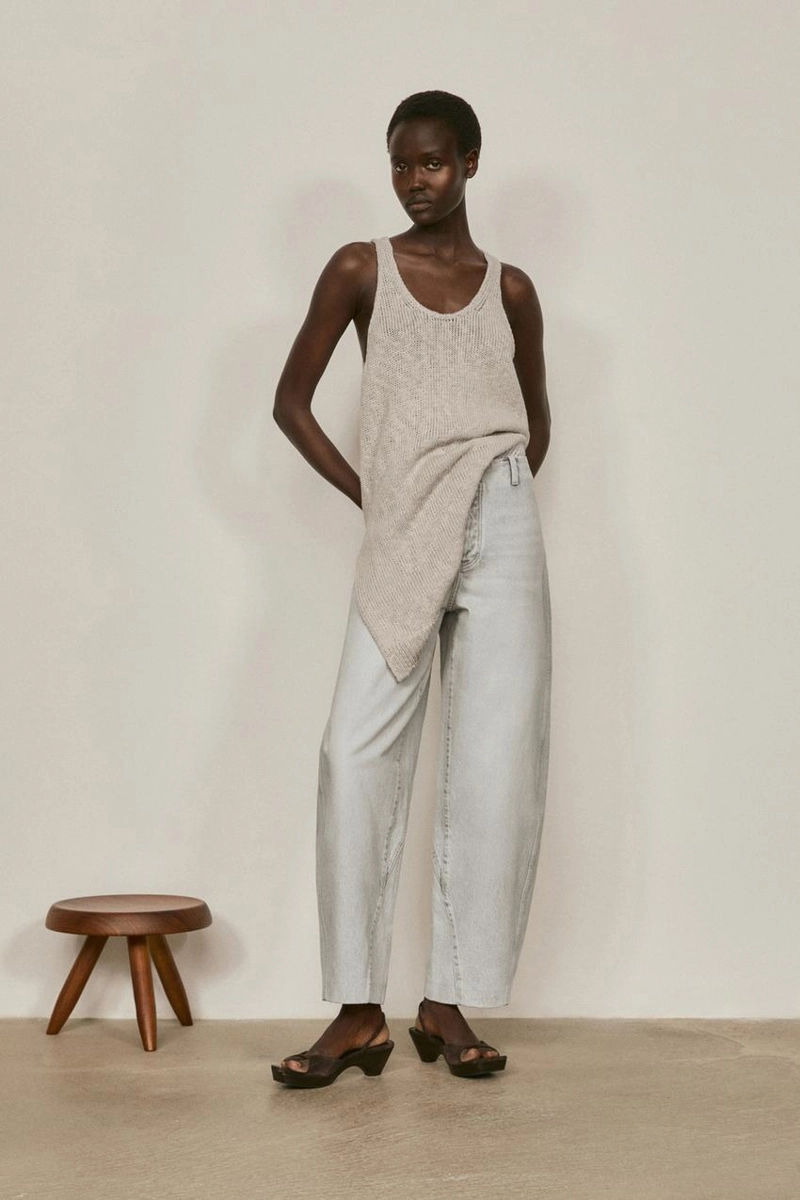 Джинсы с посадкой бочонок и деталью на талии - limited edition