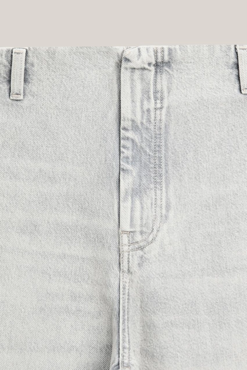 Джинсы с посадкой бочонок и деталью на талии - limited edition