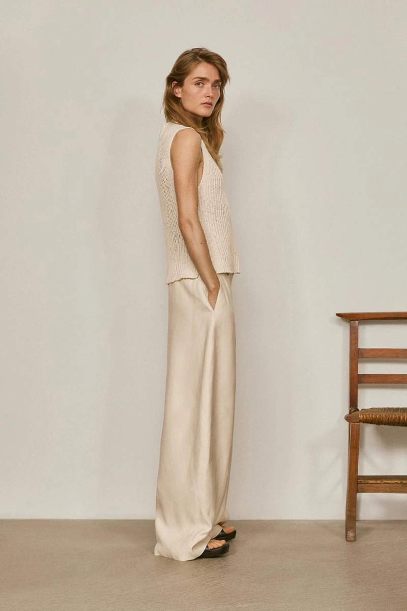 Топ с мокрым воротником из льняной смеси - лимитированное издание