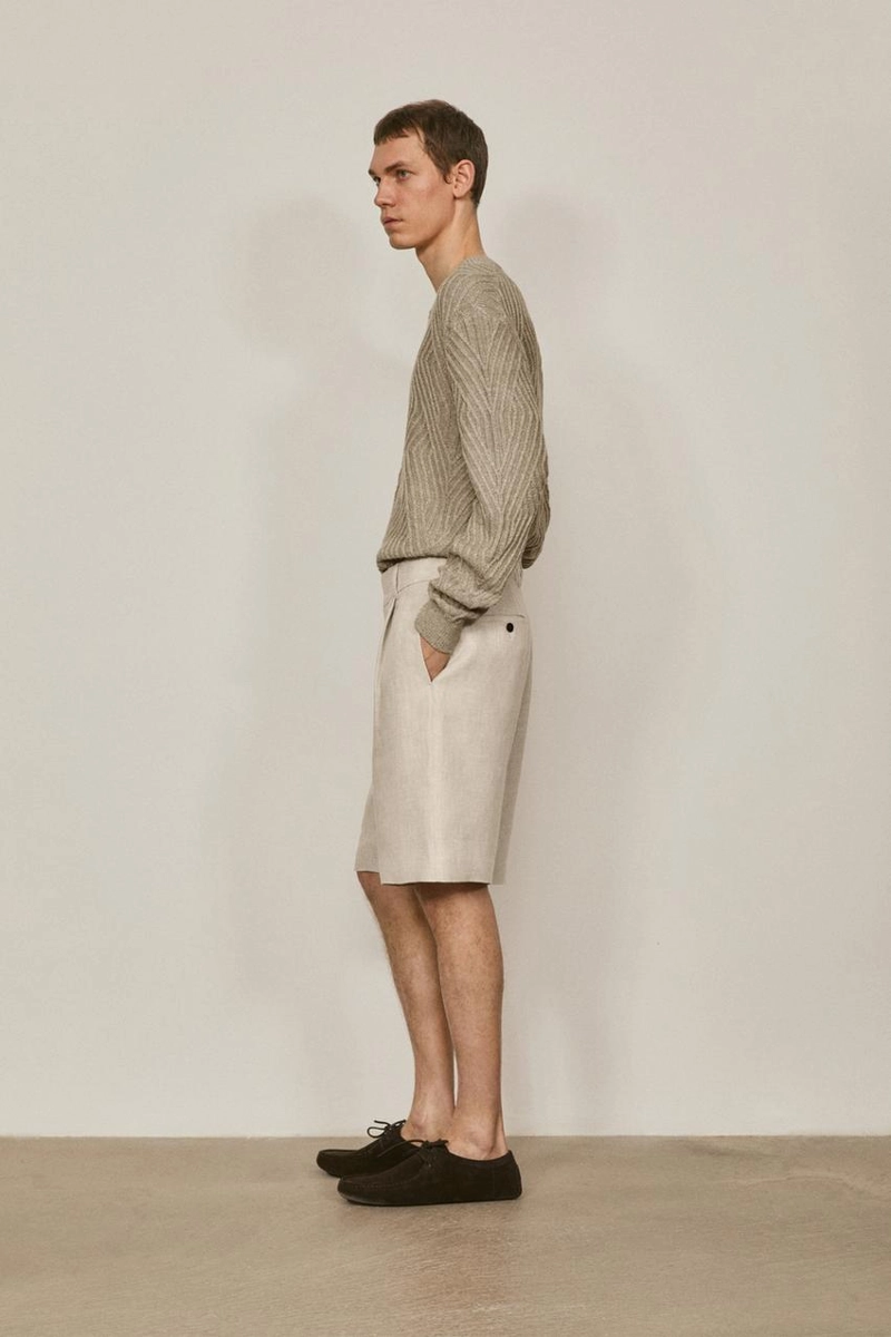 Бермуды из льна с защипами - лимитированная коллекция