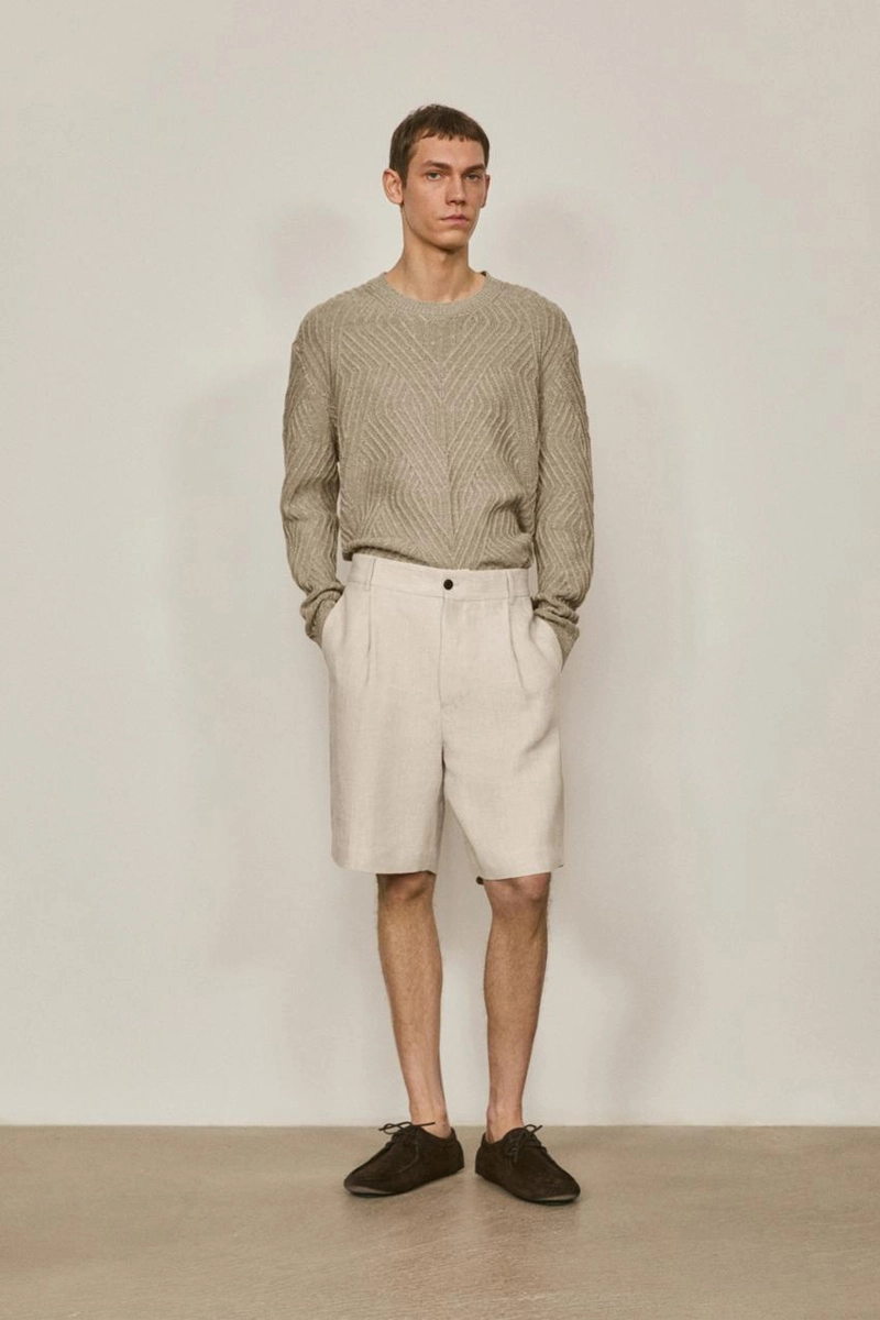 Бермуды из льна с защипами - лимитированная коллекция