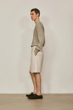 Бермуды из льна с защипами - лимитированная коллекция- Заказать в России