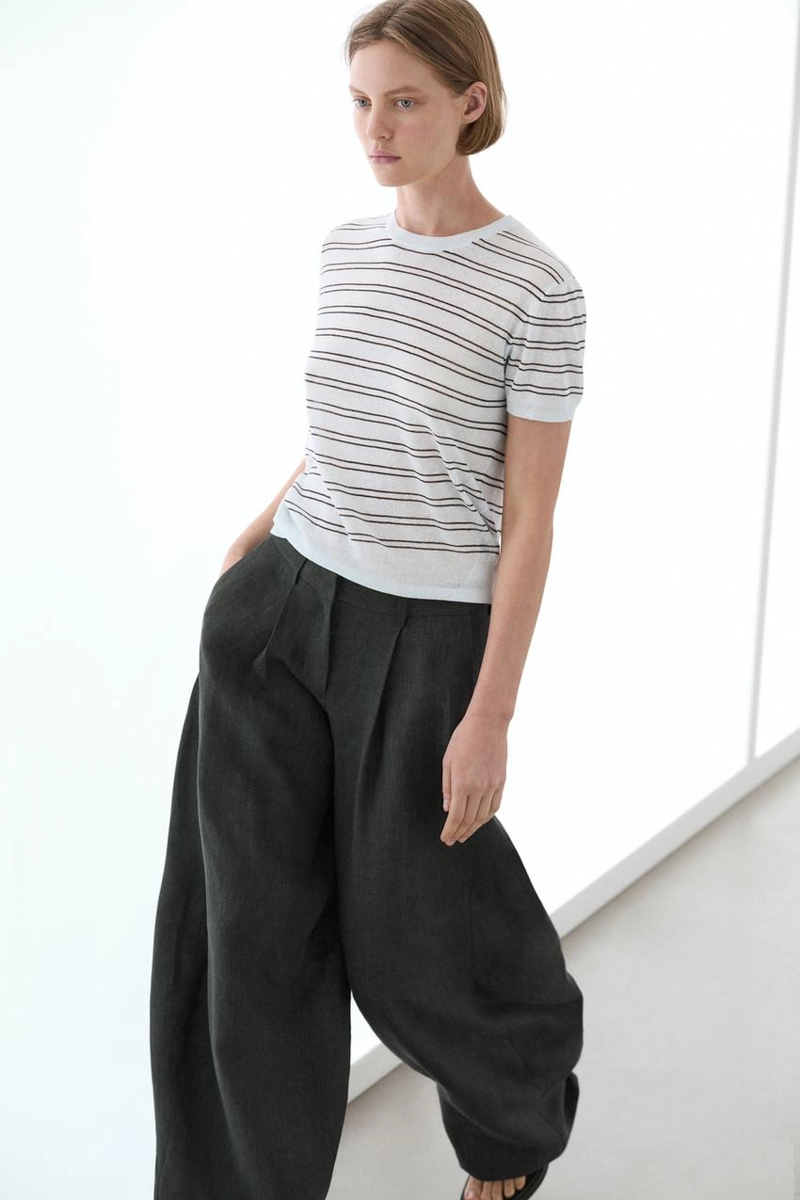 Свитер с коротким рукавом с полосатыми деталями