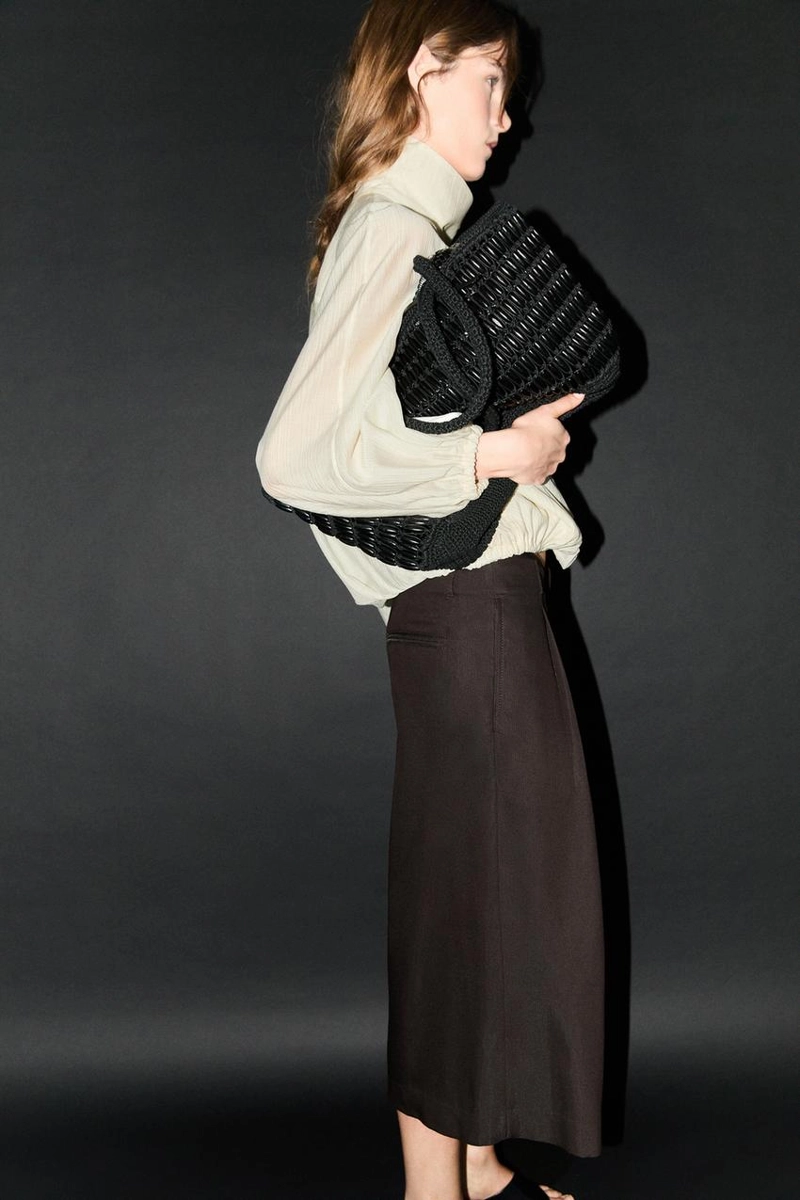 Длинные бермуды с полосатым деталем