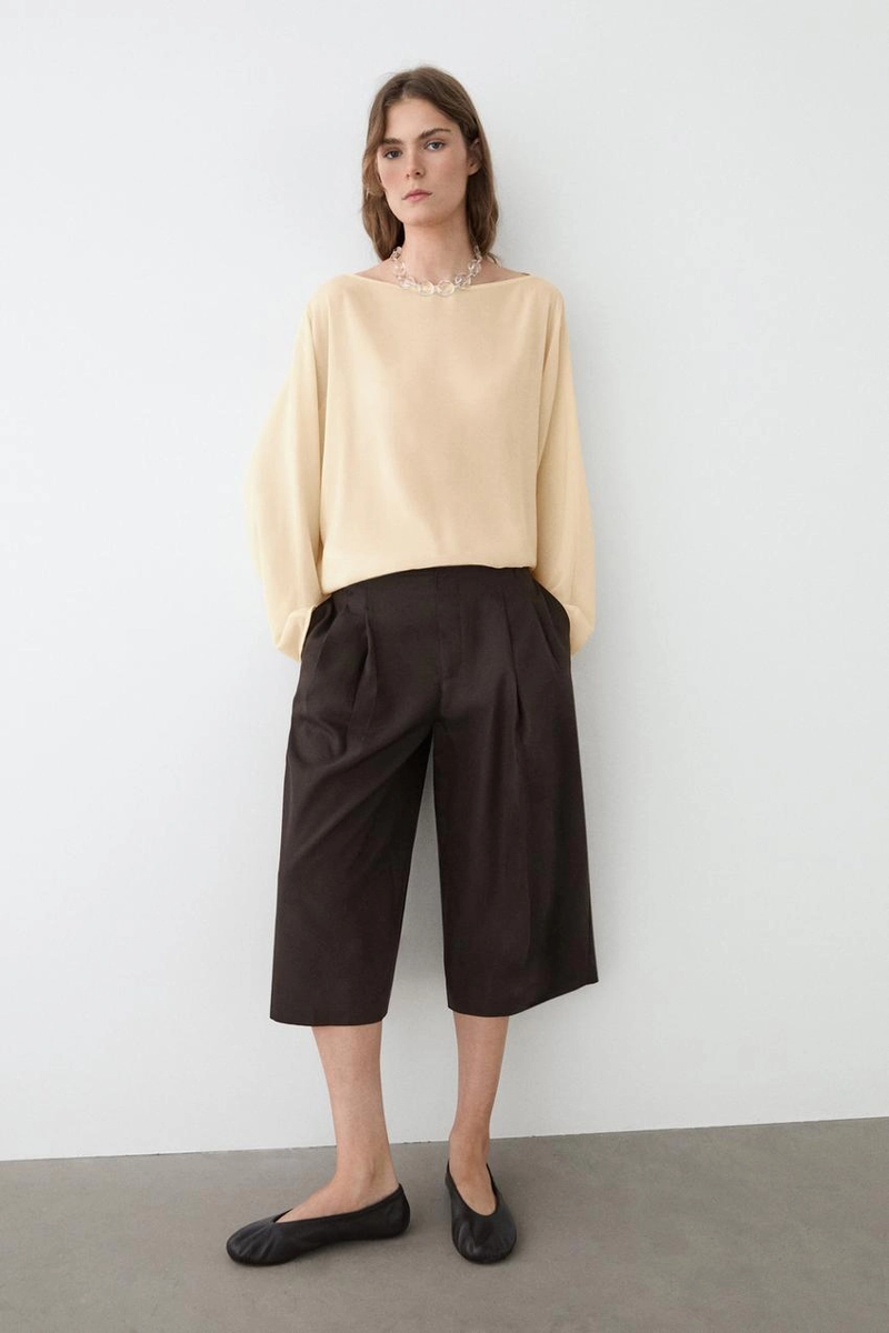 Длинные бермуды с полосатым деталем