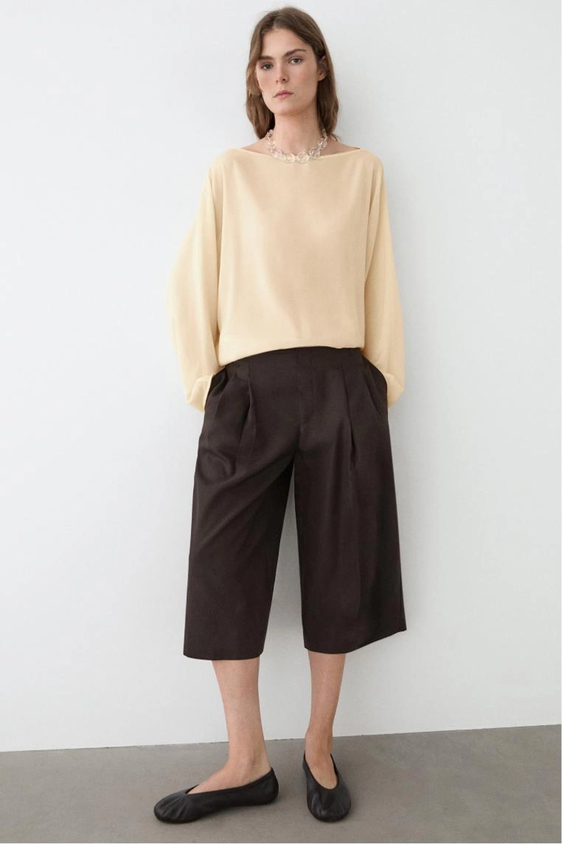 Длинные бермуды с полосатым деталем