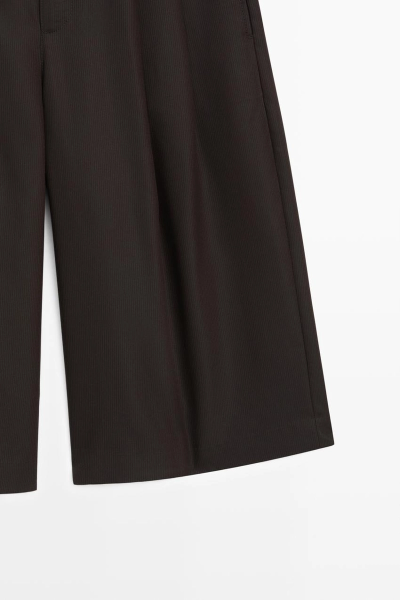 Длинные бермуды с полосатым деталем